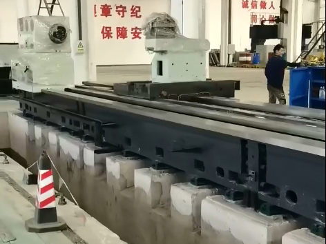 CK61220重型數(shù)控車(chē)床5.17日在無(wú)錫安家，安裝調(diào)試中