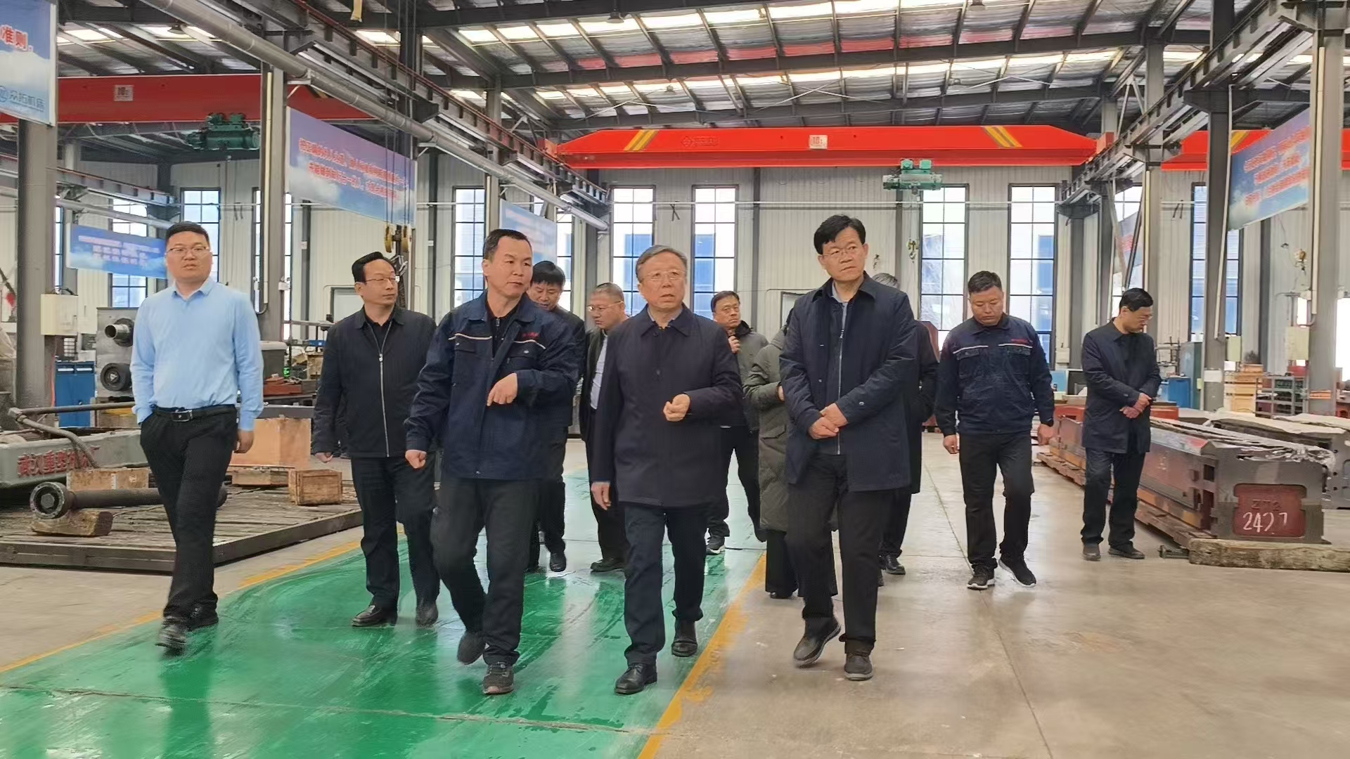 德州市領導參觀工廠.jpg